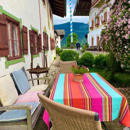 Apartamento Schusterhaeusl - Urlaub Im Oberbayerischen Baudenkmal *