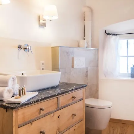 Apartamento Schusterhaeusl - Urlaub Im Oberbayerischen Baudenkmal